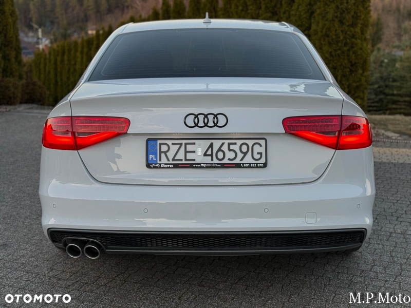 Audi A4 Limousine - 13