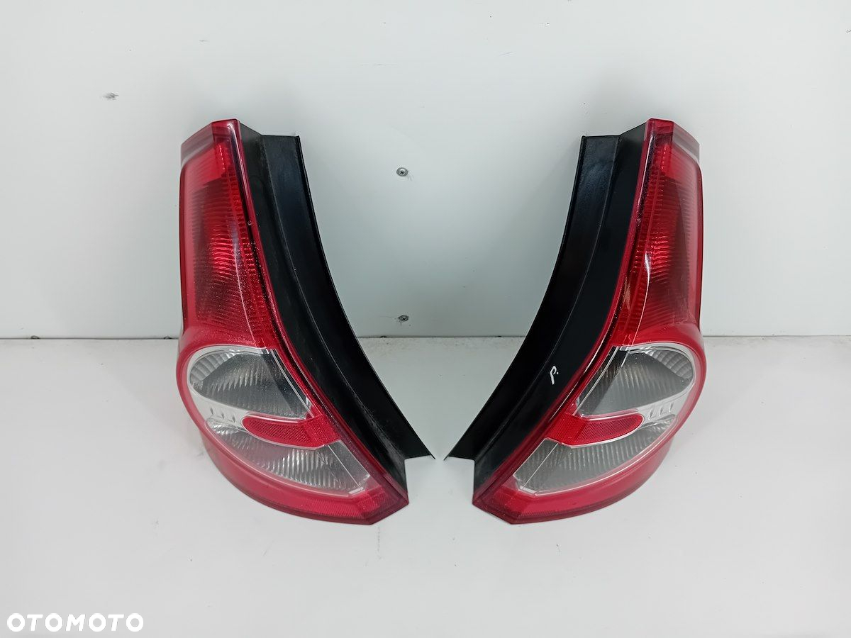 LAMPY TYŁ KOMPLET DACIA SANDERO I HATCHBACK 5  8200734824  8200734825 - 5