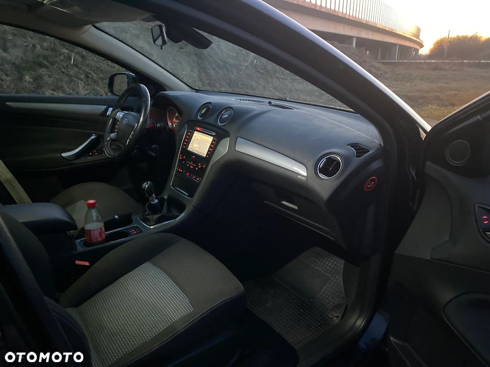 Ford Mondeo 2.0 TDCi Viva Trend - 9