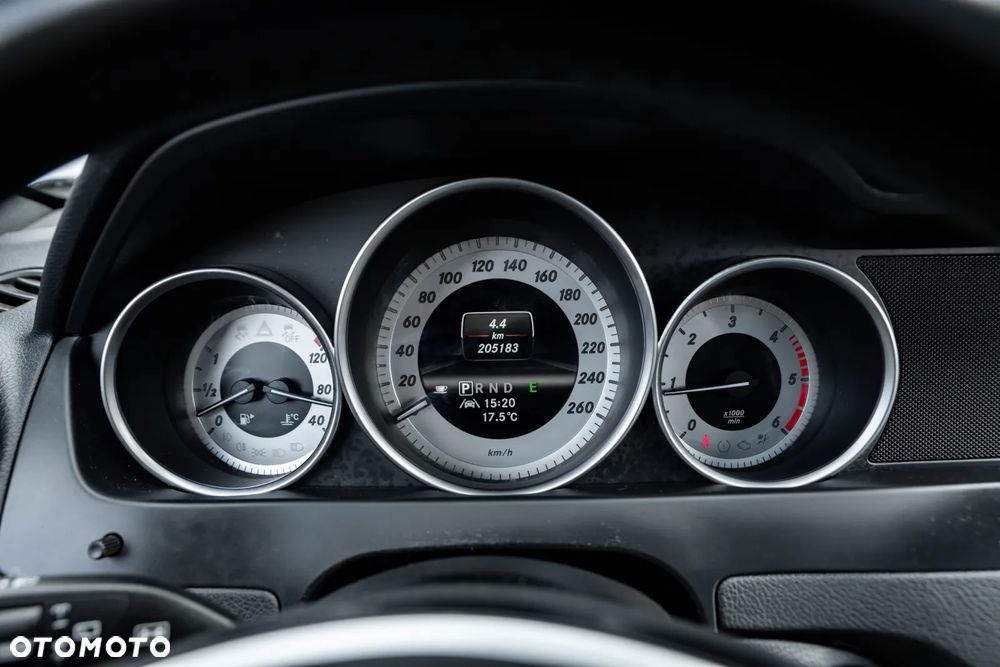 Mercedes-Benz Klasa C 250 CDI DPF Automatik BlueEFFICIENCY Special Edition - 25