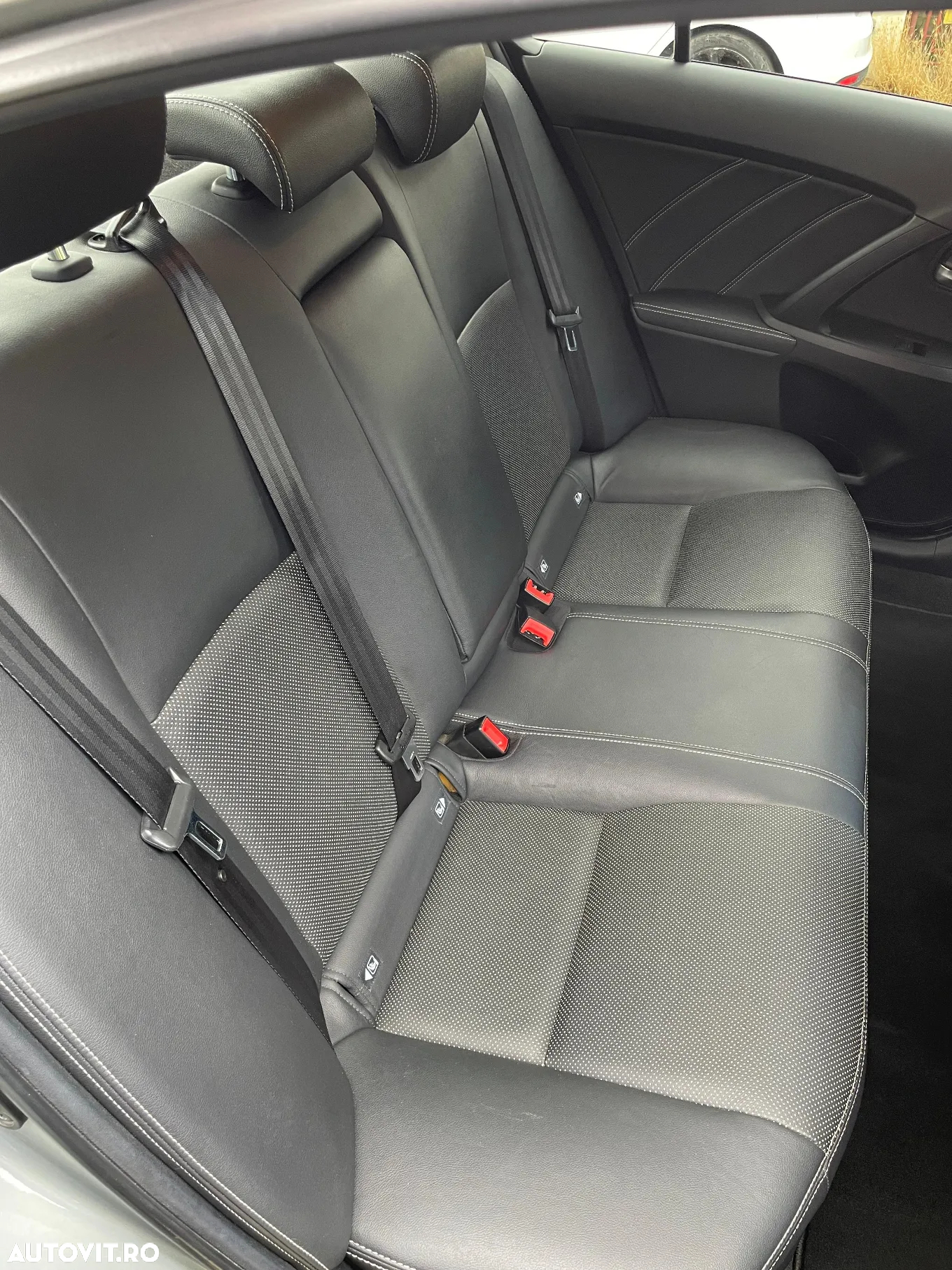 Toyota Avensis 2.0 D-4D Executive - 16
