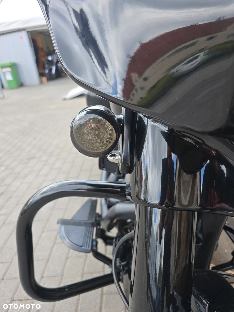 Harley-Davidson Touring Street Glide - 4