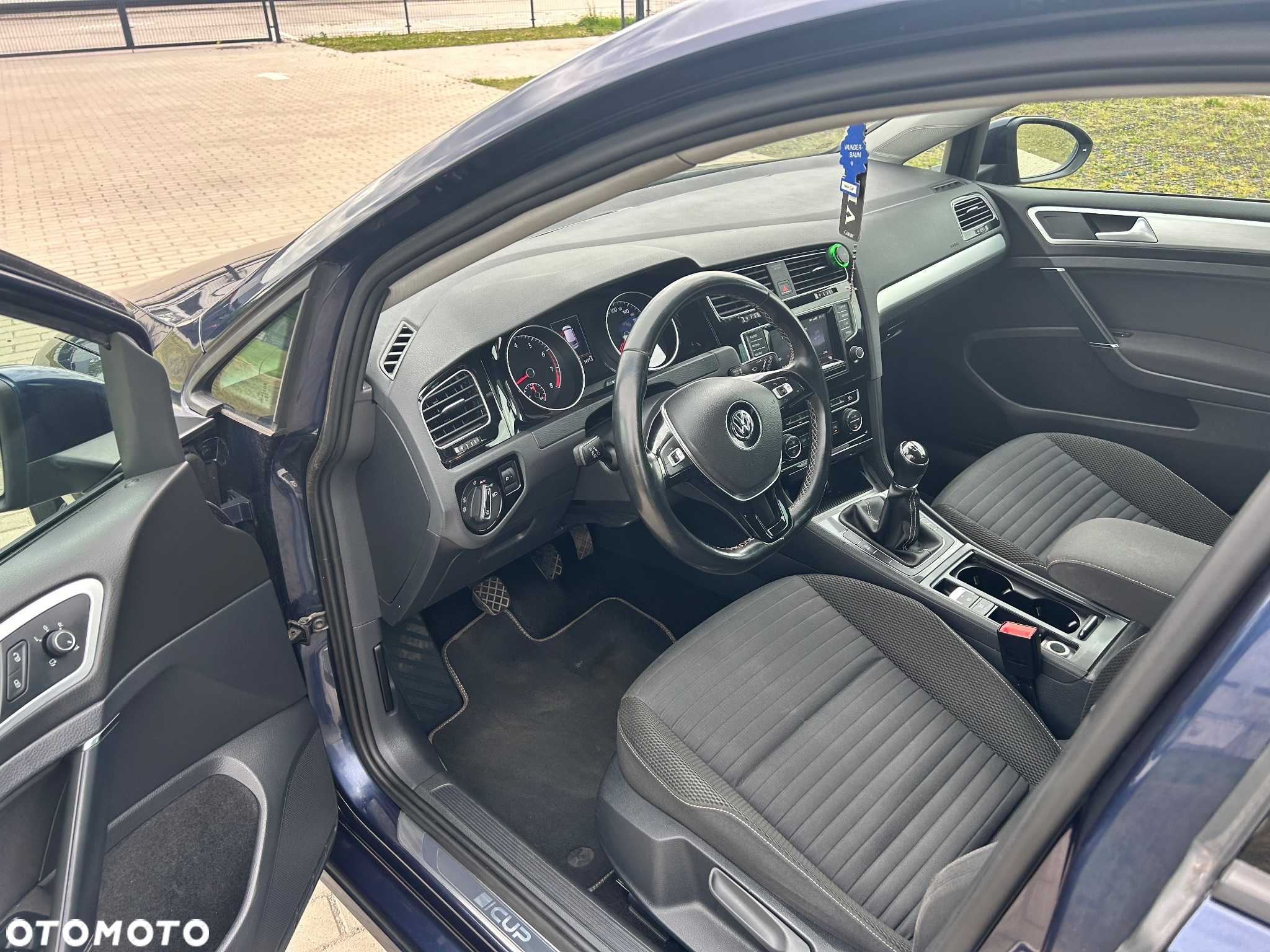 Volkswagen Golf - 15
