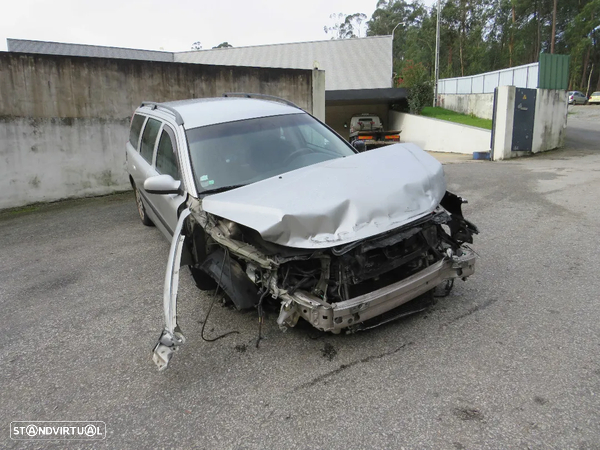 Volvo V70 II 2.0 T (180cv) de 2002 - Peças Usadas (8033)