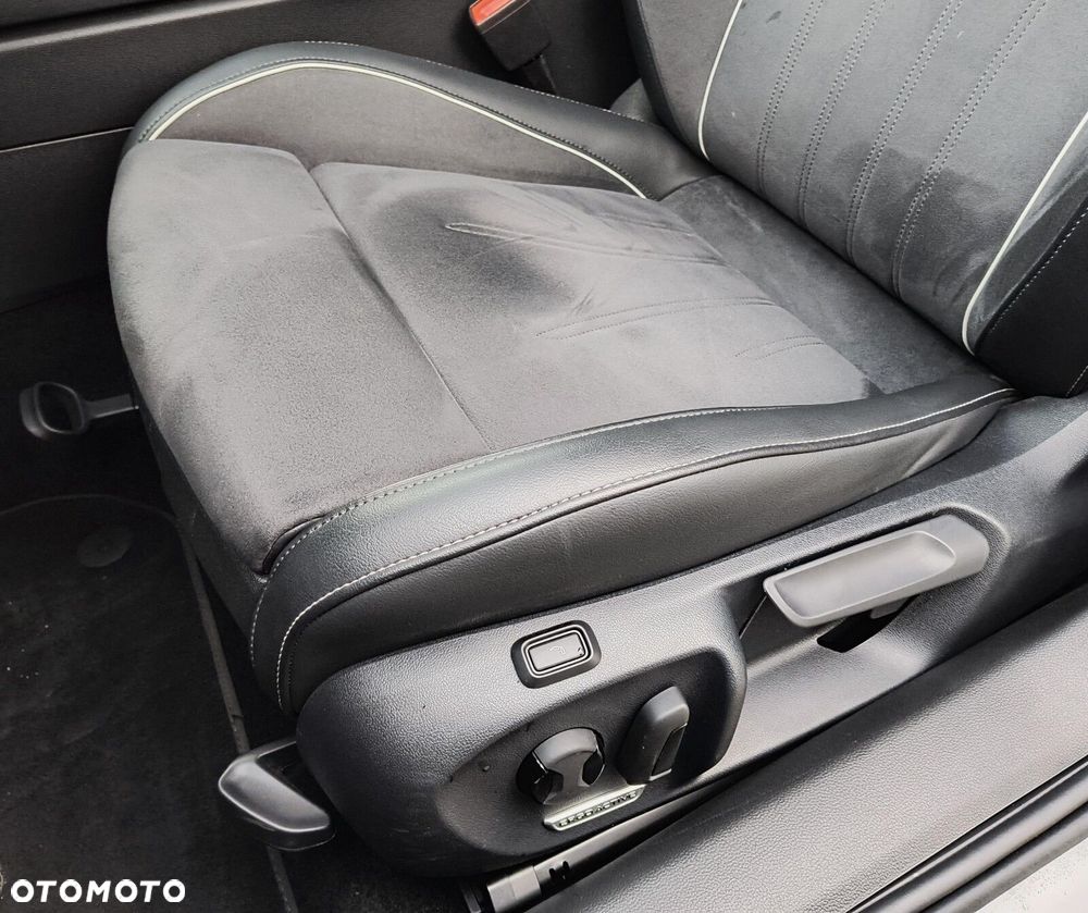 Volkswagen Passat - 12