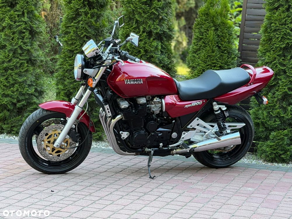 Yamaha XJR - 6