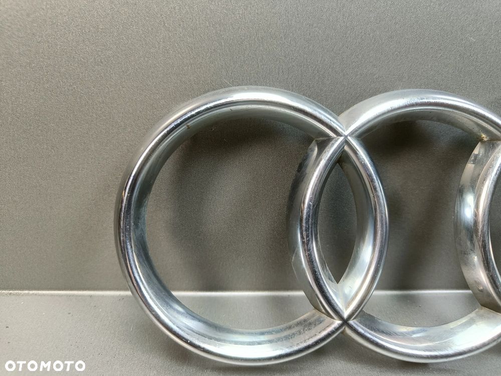 Znaczek Logo Grilla Audi Q5 8R Emblemat 8R0853651 - 2