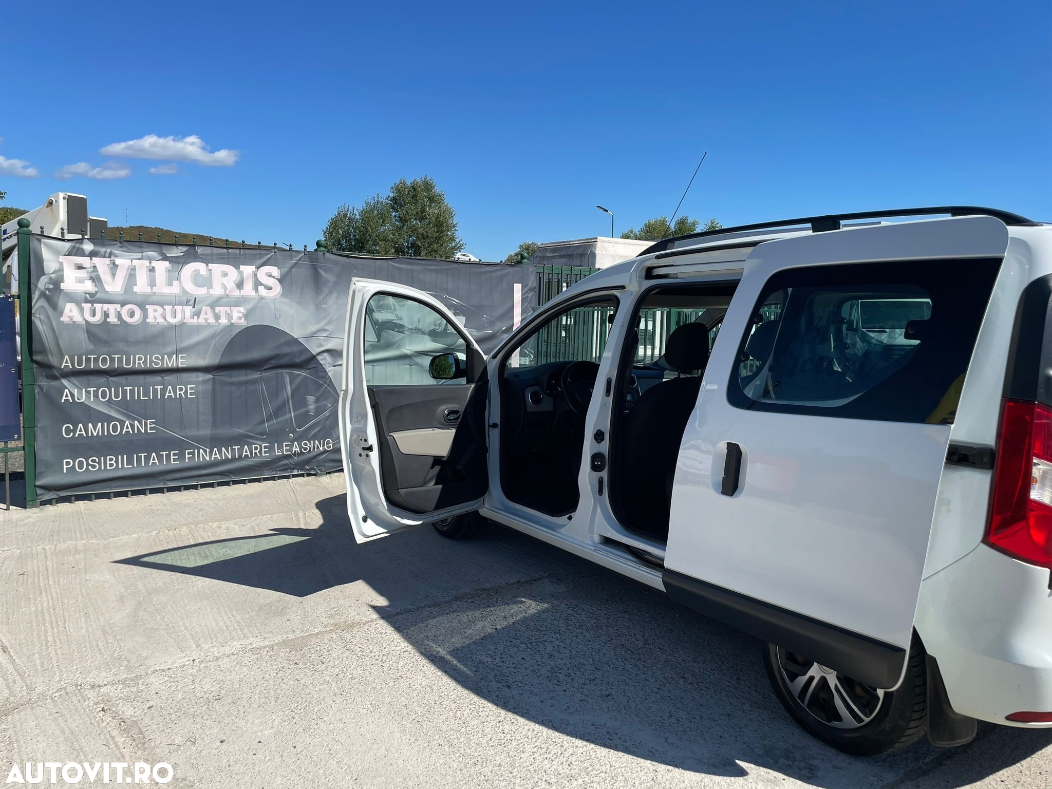 Dacia Dokker 1.5 dCi 90 CP Laureate - 28