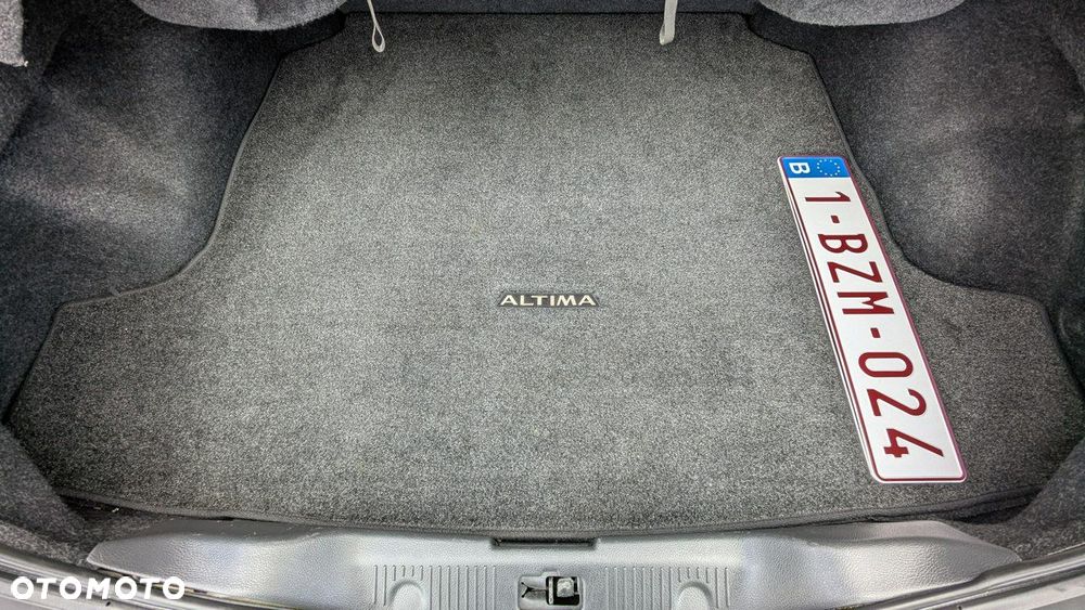 Nissan Altima - 38