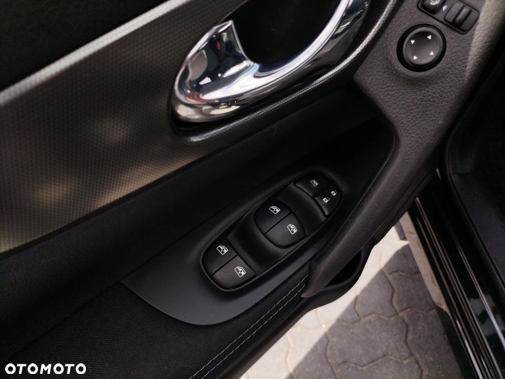 Nissan Qashqai 1.2 DIG-T N-Connecta EU6 - 22