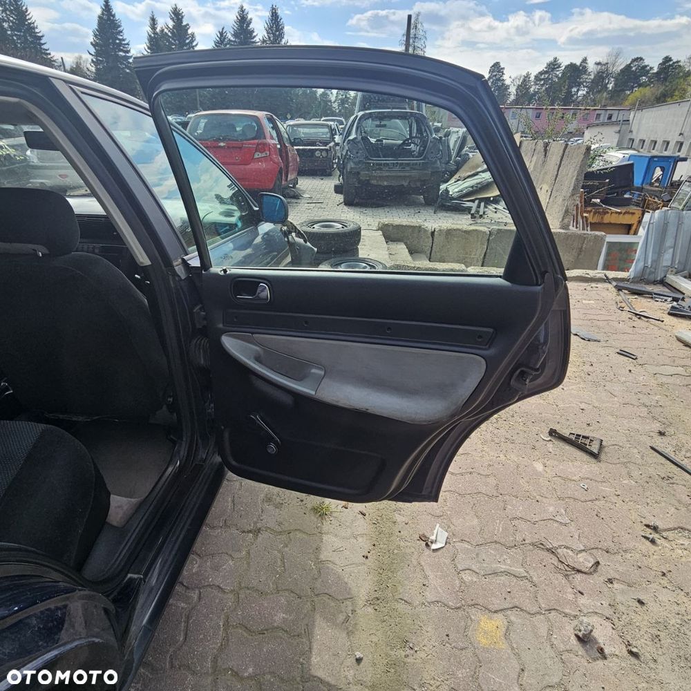Audi A4 (sedan) 1996r 1,8 B 92 kW/ (kod lak: LY5L) - 4