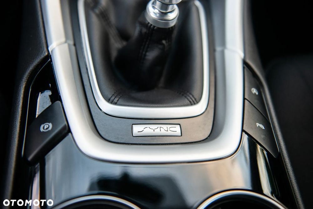 Ford Mondeo - 36