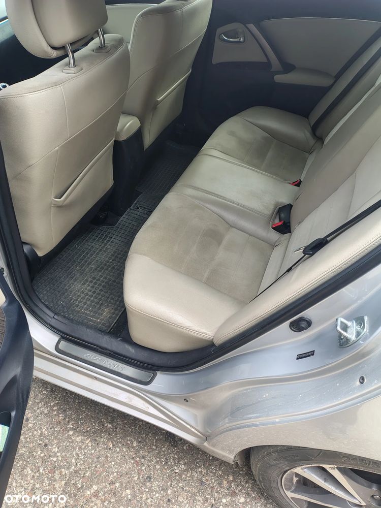 Toyota Avensis 2.0 D-4D Sol - 9