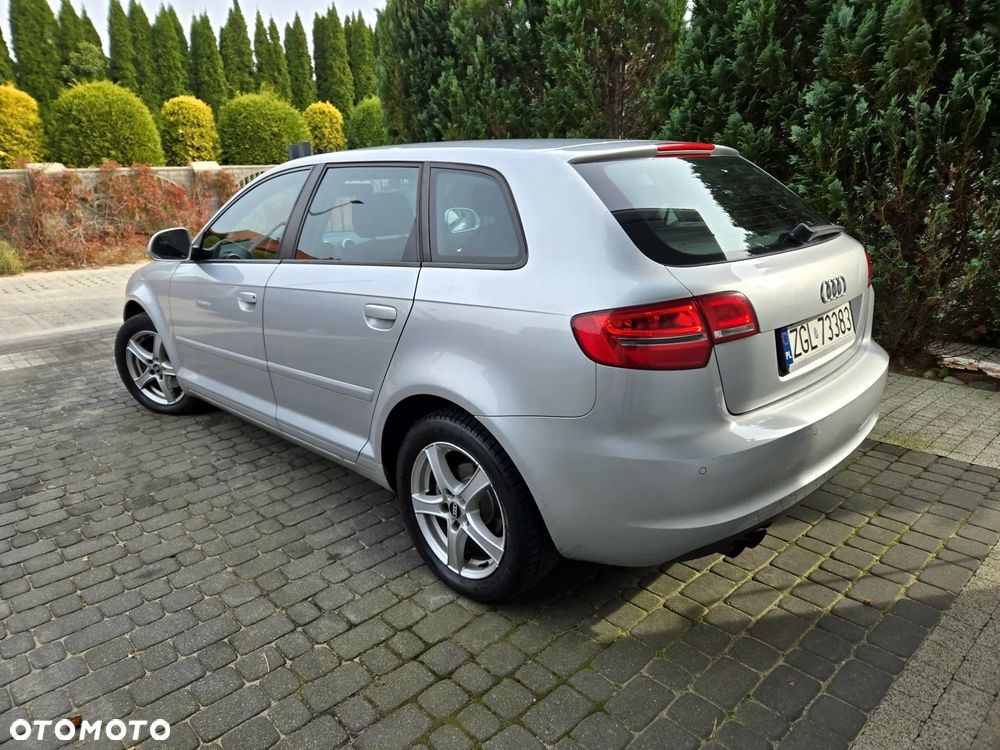 Audi A3 Sportback 1.4 TFSI Attraction S tronic - 4