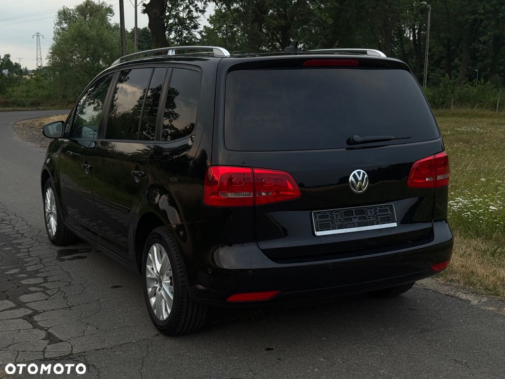 Volkswagen Touran - 4