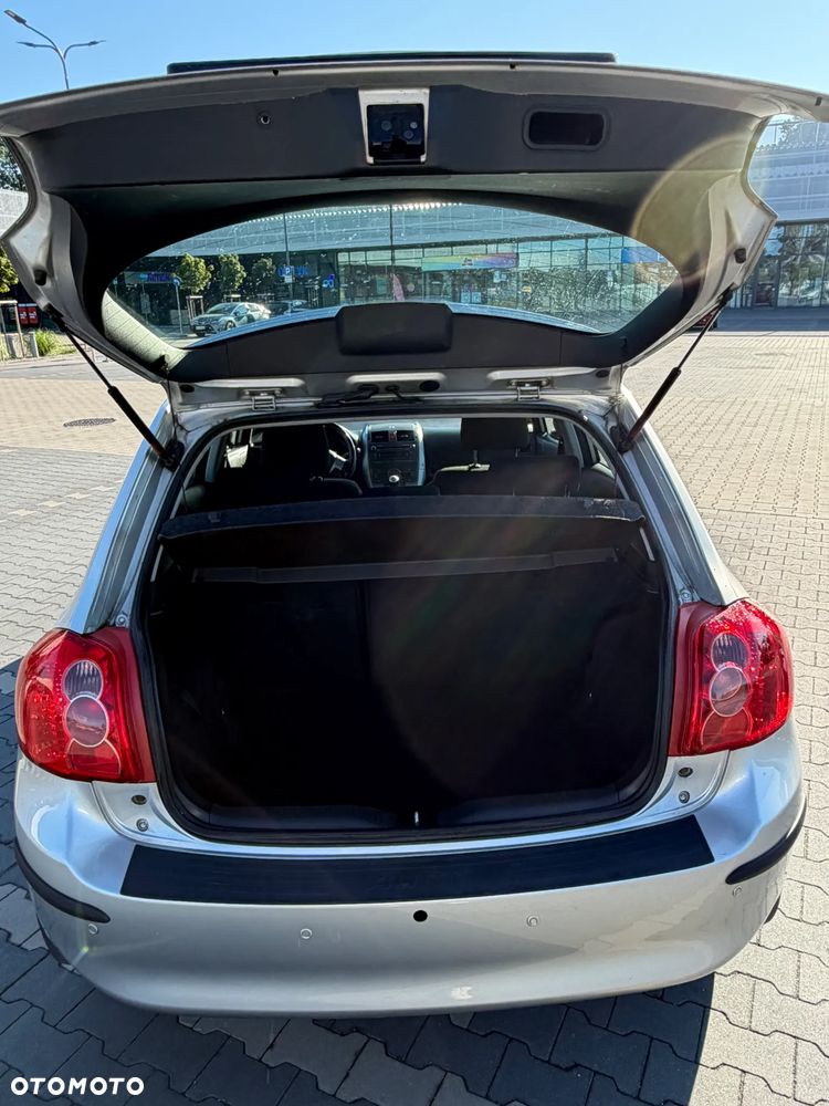 Toyota Auris 1.6 VVT-i Executive - 13