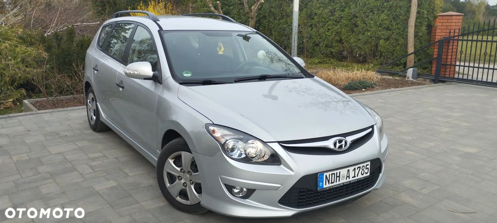 Hyundai i30 i30cw 1.6 CRDi UEFA EURO 2012 Edition - 2