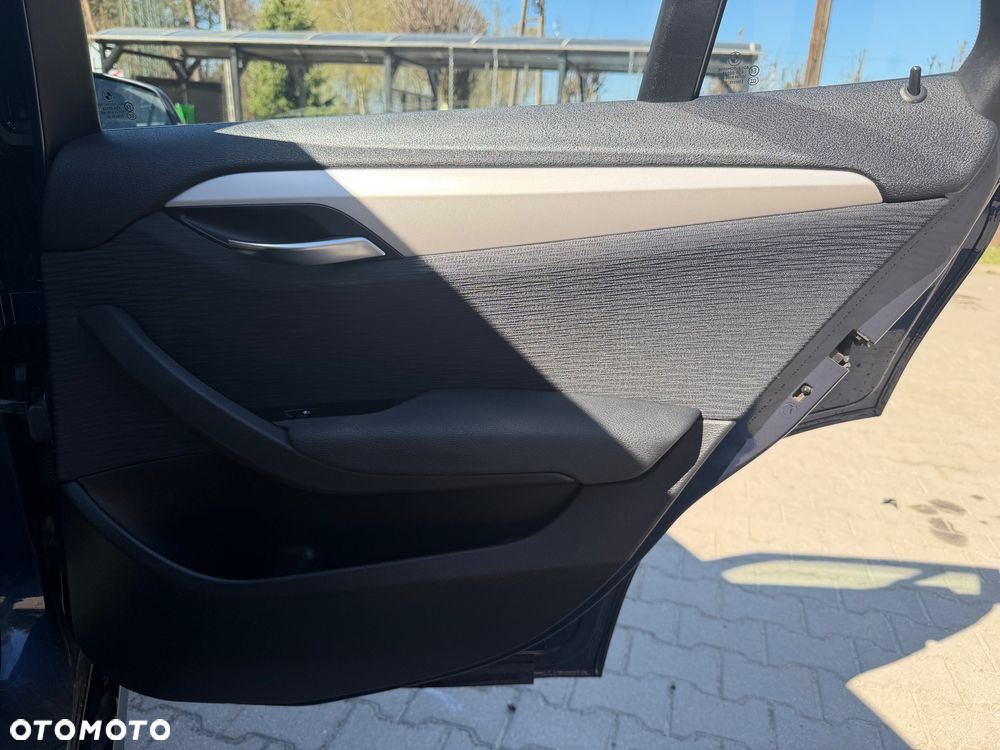 BMW X1 sDrive18d - 14