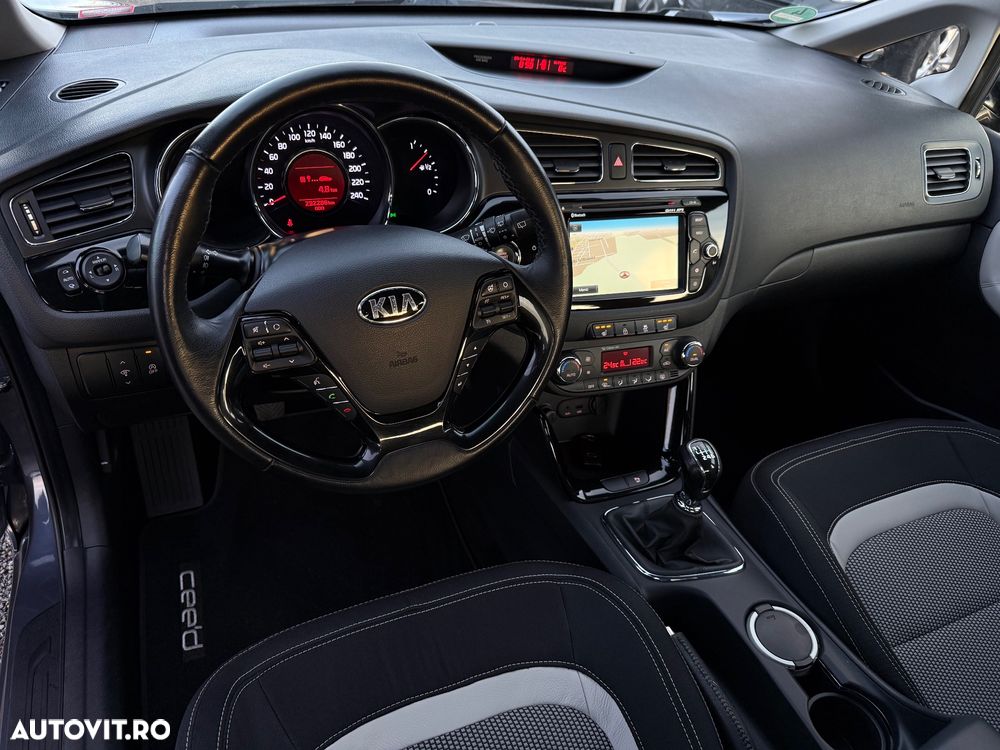Kia Ceed 1.6 CRDi ISG Mind - 6