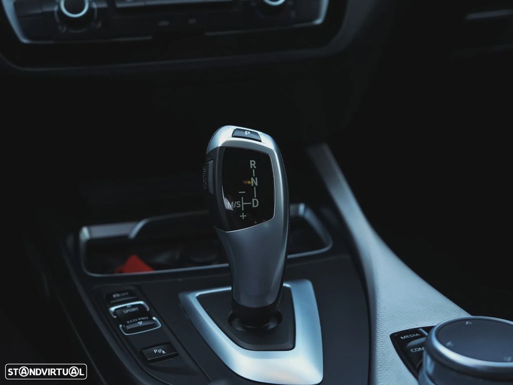 BMW 118 d Pack M Shadow Auto - 19