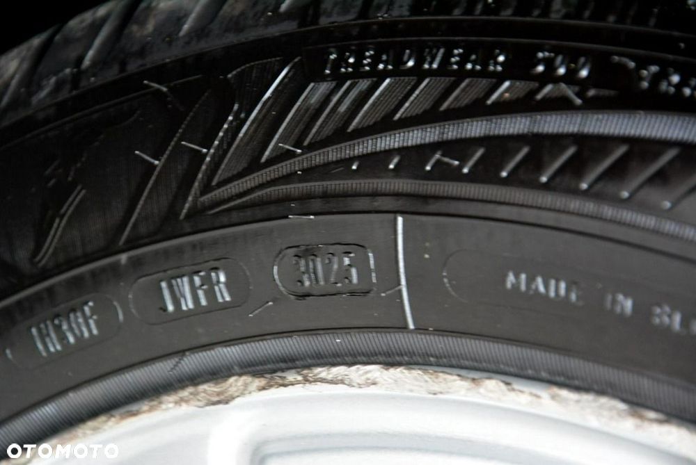Volvo V40 D3 Geartronic Momentum - 37