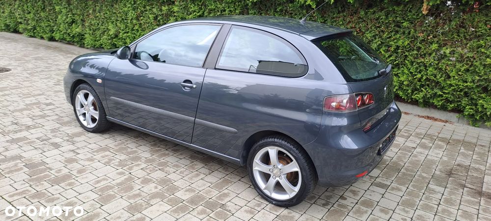 Seat Ibiza SC 1.4 16V Reference - 4