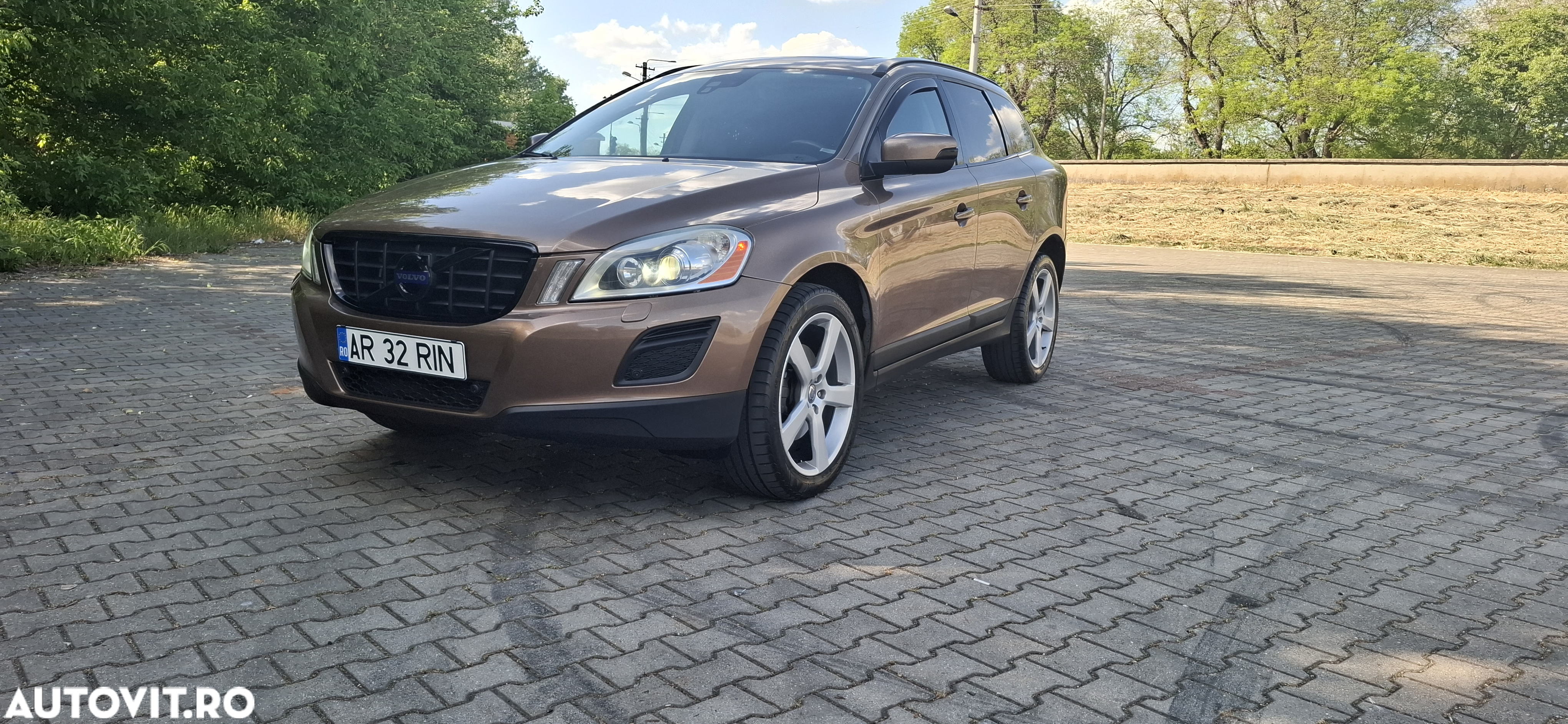 Volvo XC 60 D5 AWD Aut. Momentum - 2