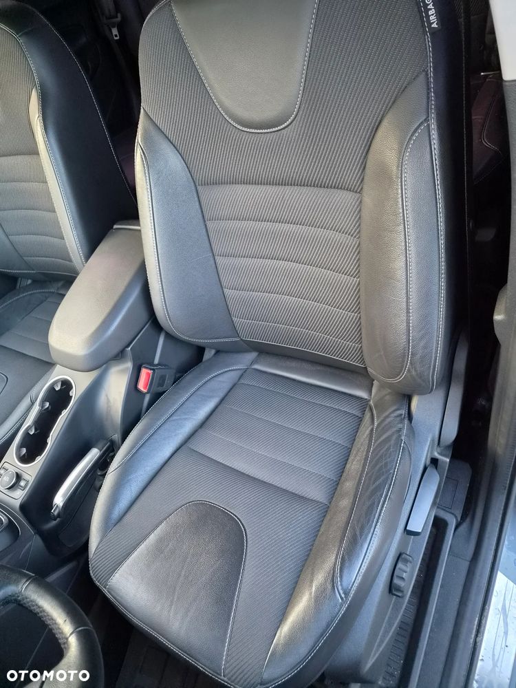 Ford Kuga 1.5 EcoBoost 2x4 Titanium - 6