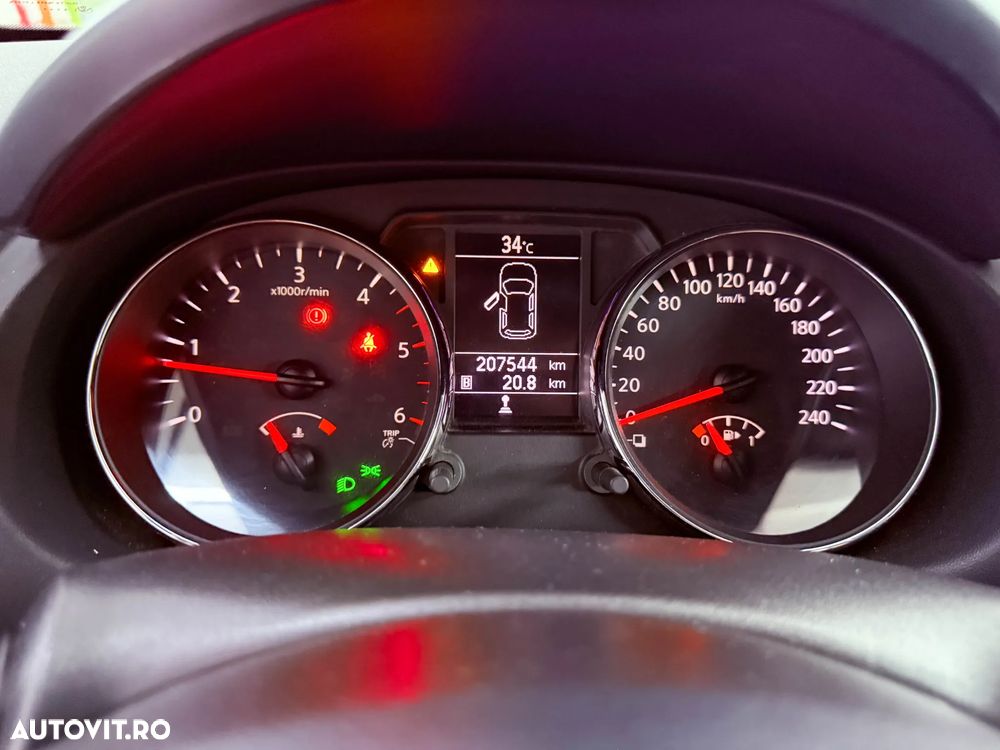 Nissan Qashqai 2.0 DCI 4 x 4 DPF tekna - 9