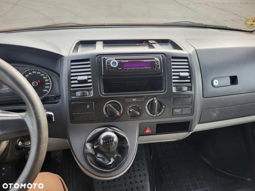 Volkswagen Transporter - 21