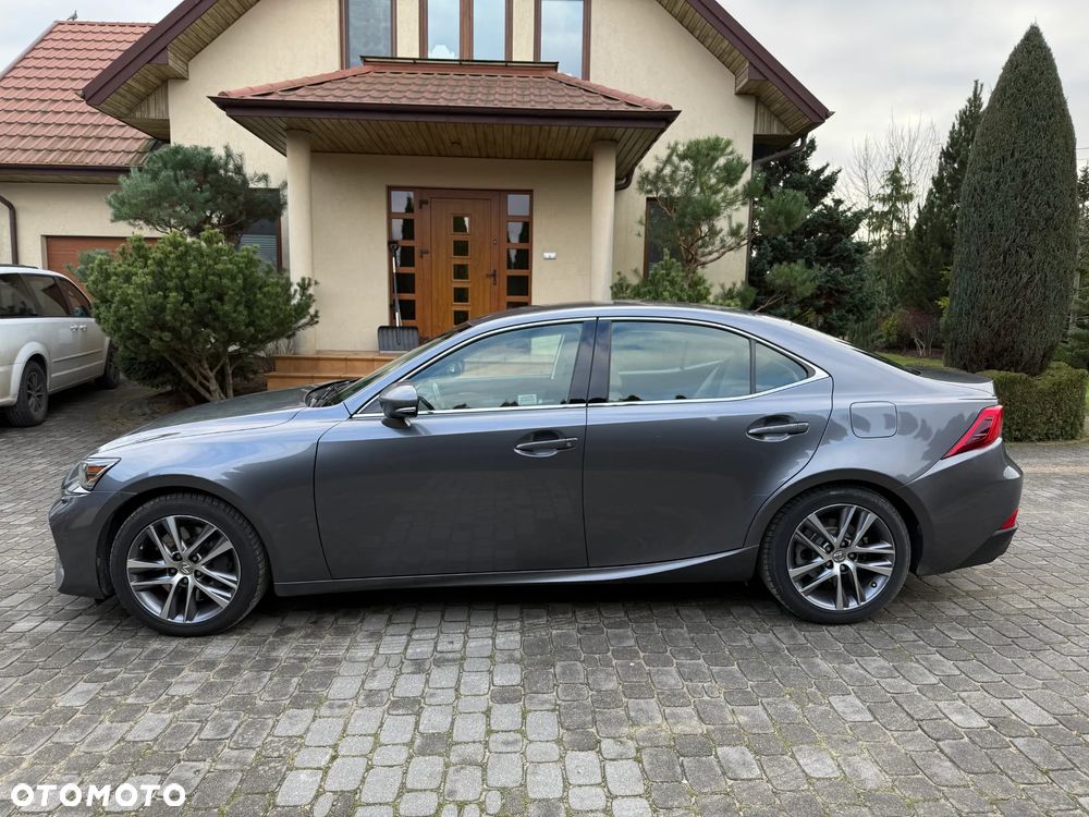 Lexus IS 200t / 300 Elegance - 1