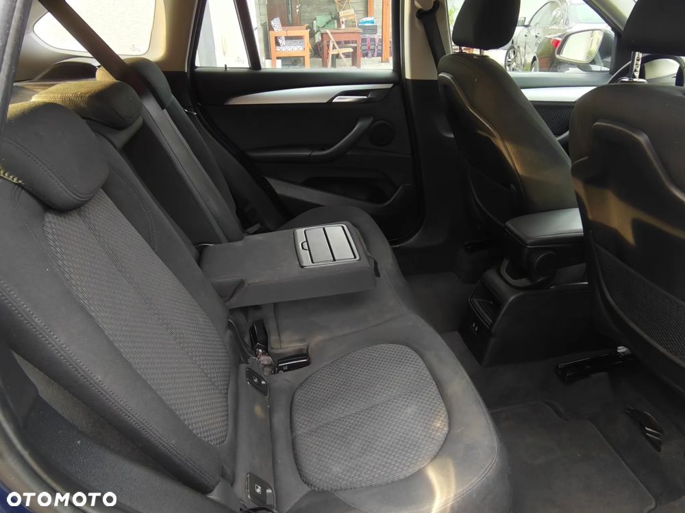 BMW X1 sDrive16d - 26