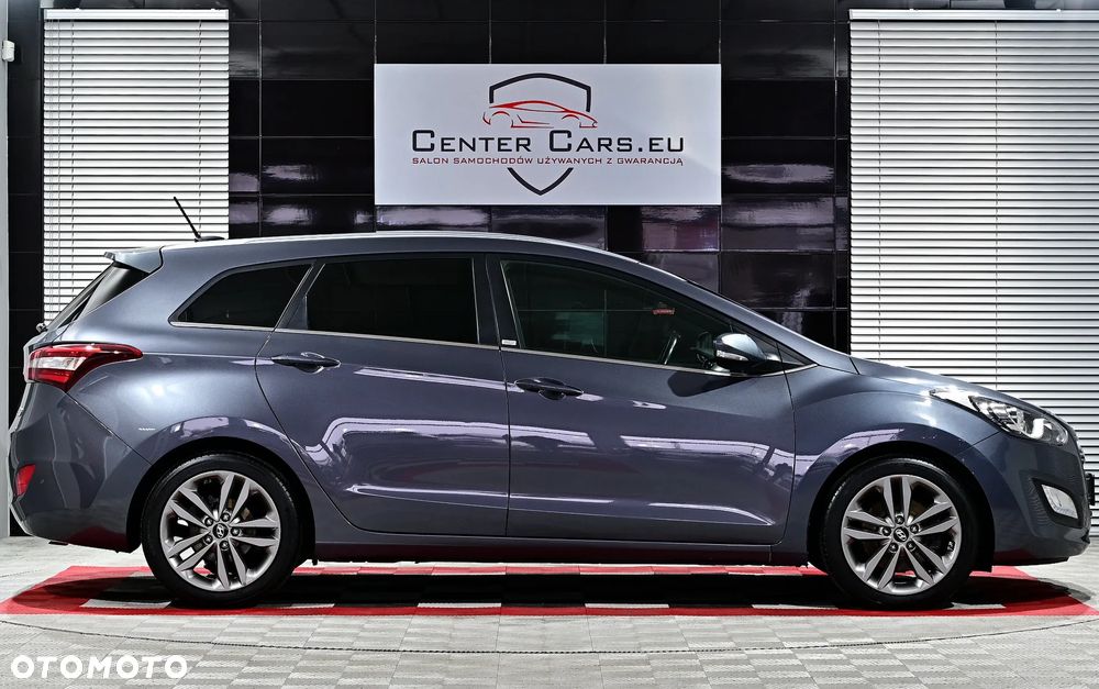 Hyundai i30 blue Kombi 1.6 CRDi DCT Passion - 18