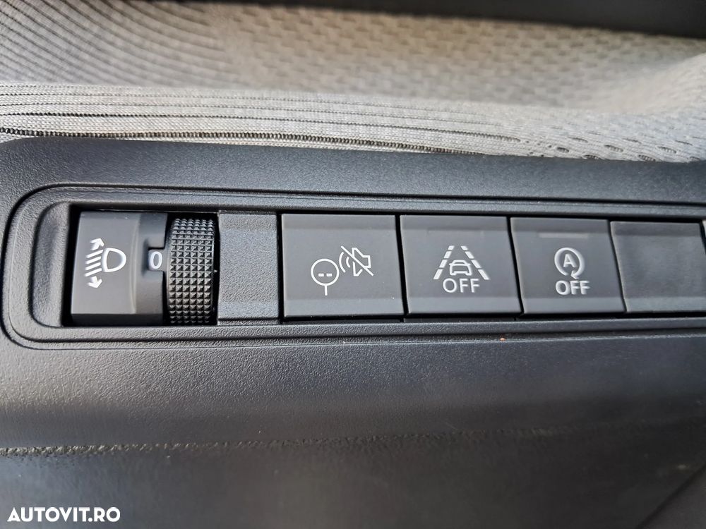 Citroën C3 1.2 PureTech 100 S&S BVM6 MAX - 11