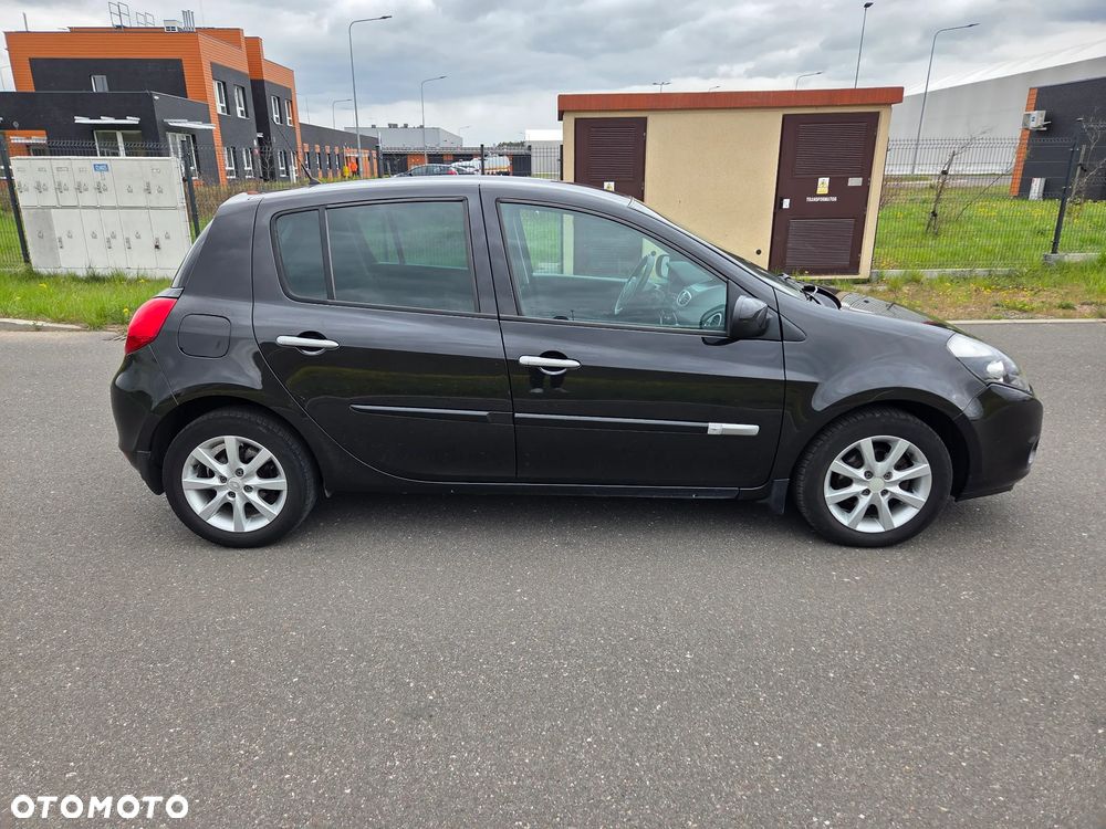 Renault Clio 1.2 16V 75 nightDay - 4
