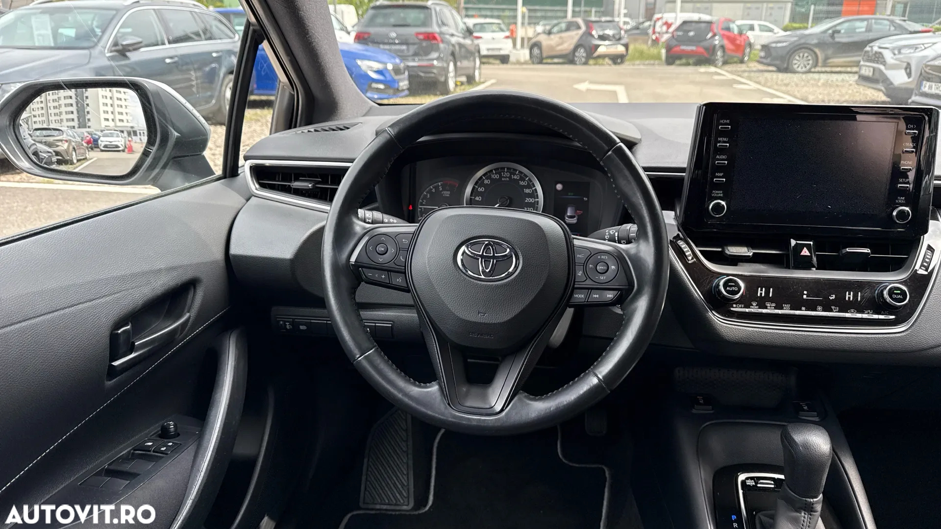 Toyota Corolla TS 1.8 HSD Business - 17