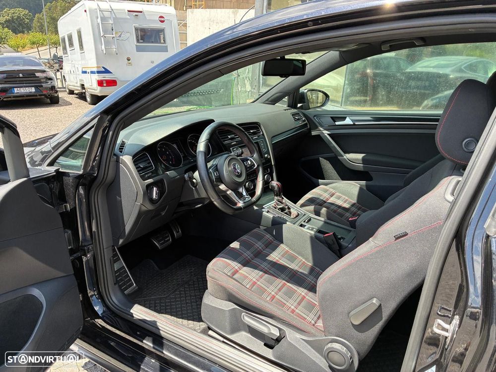 VW Golf 2.0 TSi GTi DSG Performance - 12