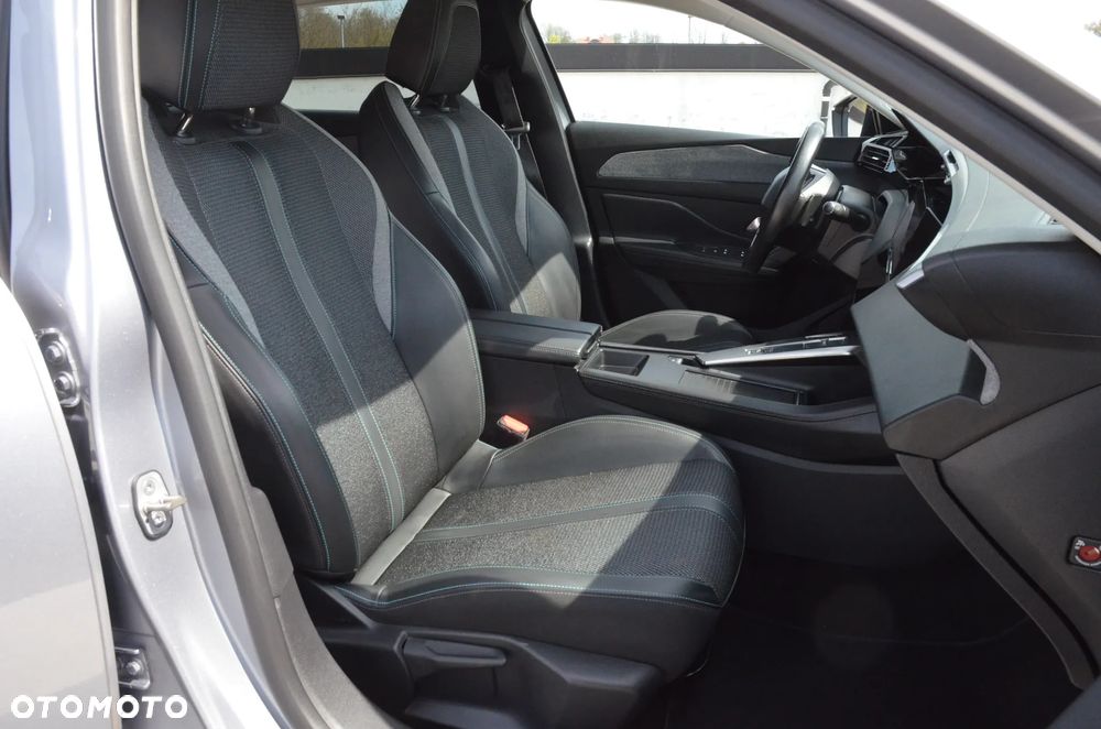 Peugeot 308 BlueHDi 130 EAT8 Allure - 30