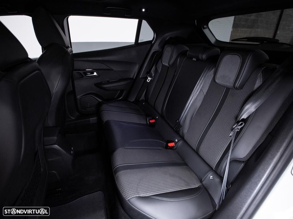 Peugeot e-2008 GT - 10