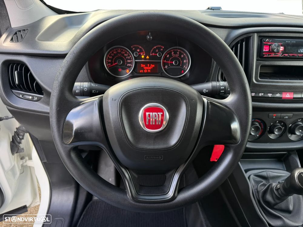 Fiat DOBLO CARGO 1.3 M-JET 95 CV - 3 LUGARES - IVA DEDUTIVÉL - 26
