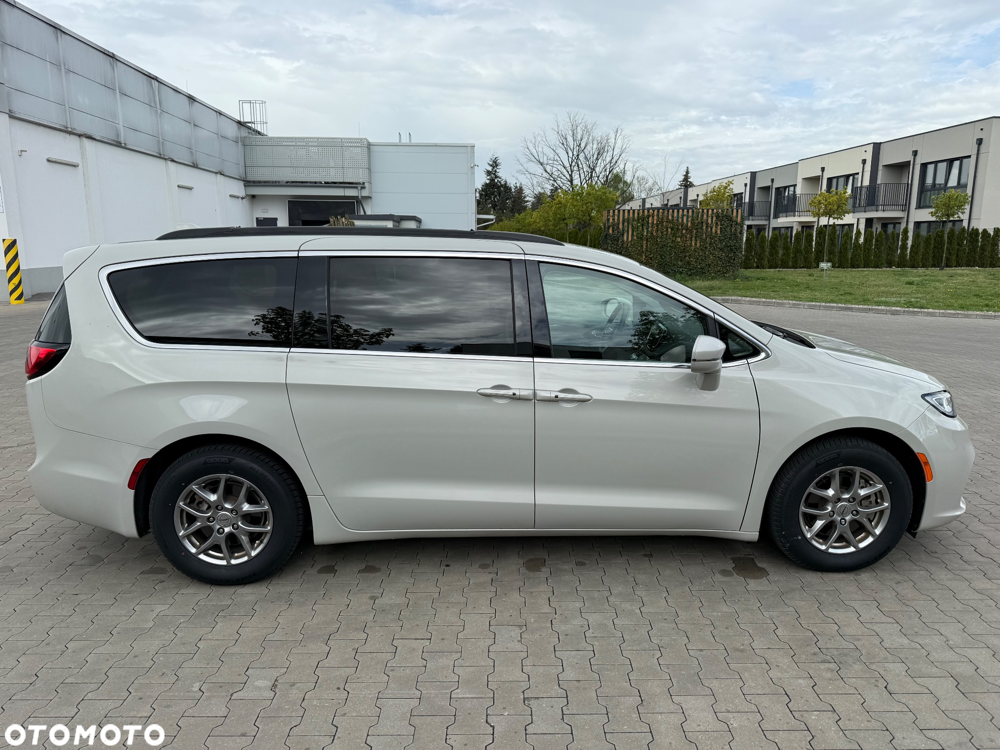 Chrysler Pacifica - 7