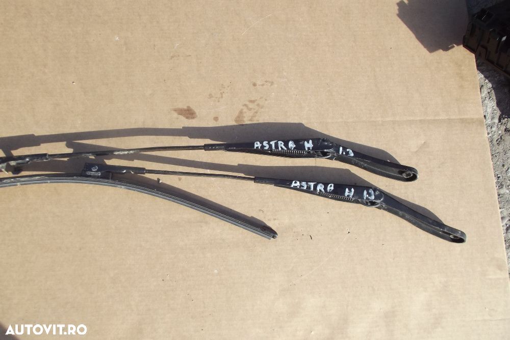 Brate stergatoare Opel Astra H volan stanga dezmembrez Astra H 1.3 1.9 - 1