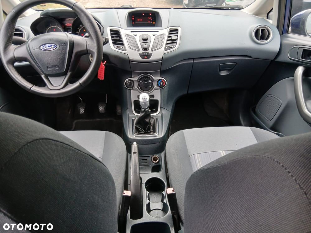Ford Fiesta 1.25 Ambiente - 32
