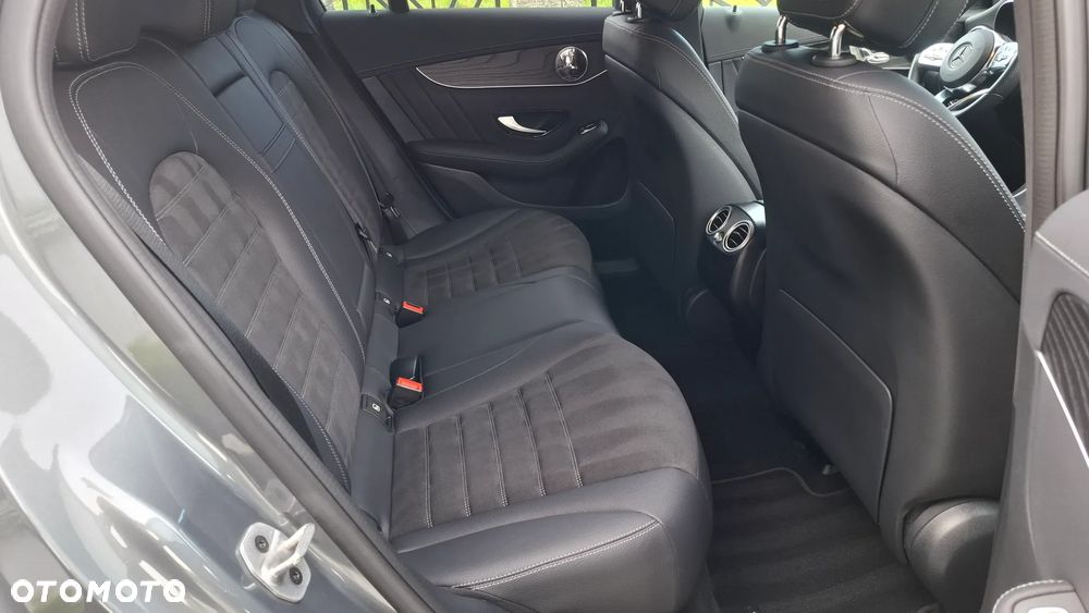 Mercedes-Benz GLC 200 4Matic 9G-TRONIC AMG Line Plus - 16