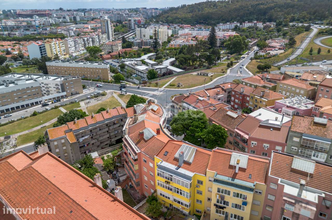 T2 Renovado | Buraca | Pronto a Habitar - Grande imagem: 3/31
