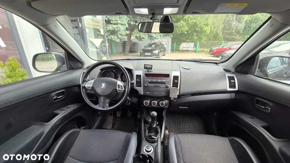 Peugeot 4007 - 10