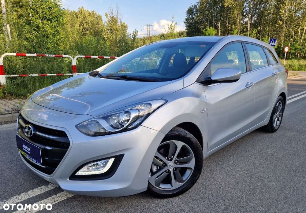 Hyundai i30 blue Kombi 1.6 GDi YES Silver - 2