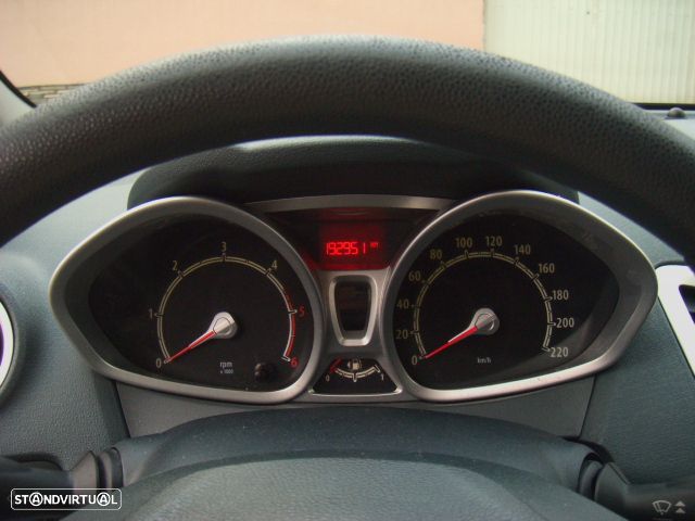 Ford Fiesta 1.4 TDCI Titanium - 13