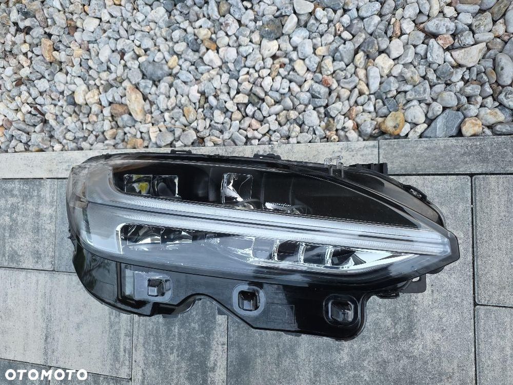 VOLVO S90 V90 II 2 LIFT Lampa prawa przód Full Led MID Led 32228683 - 8