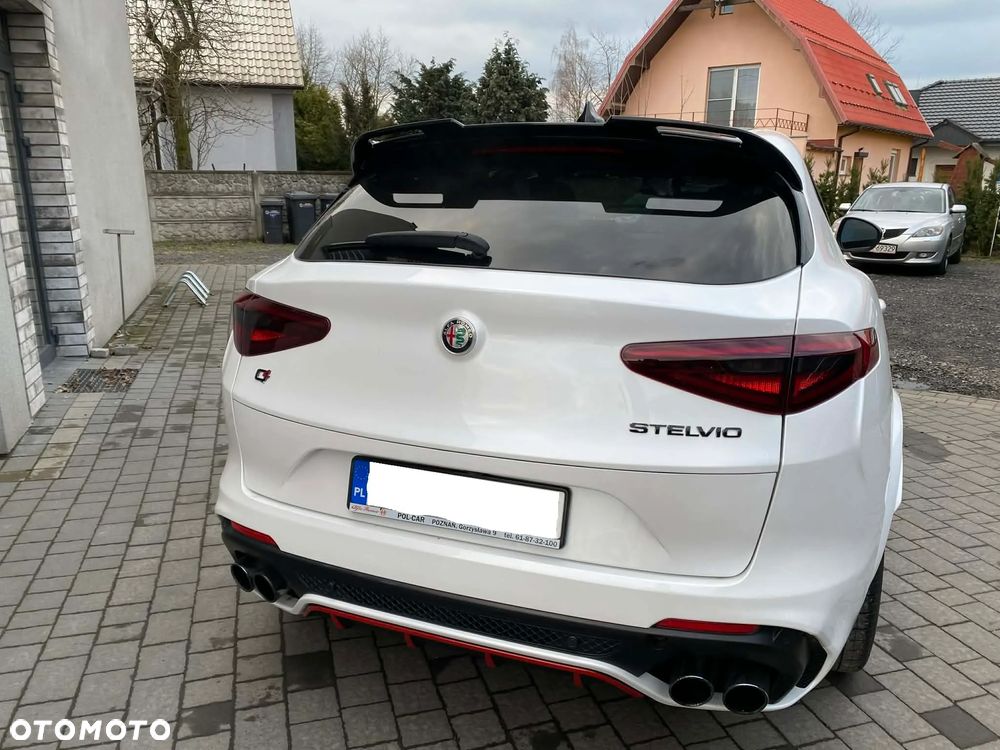 Alfa Romeo Stelvio 2.9 V6 Bi-Turbo Quadrifoglio Q4 - 4